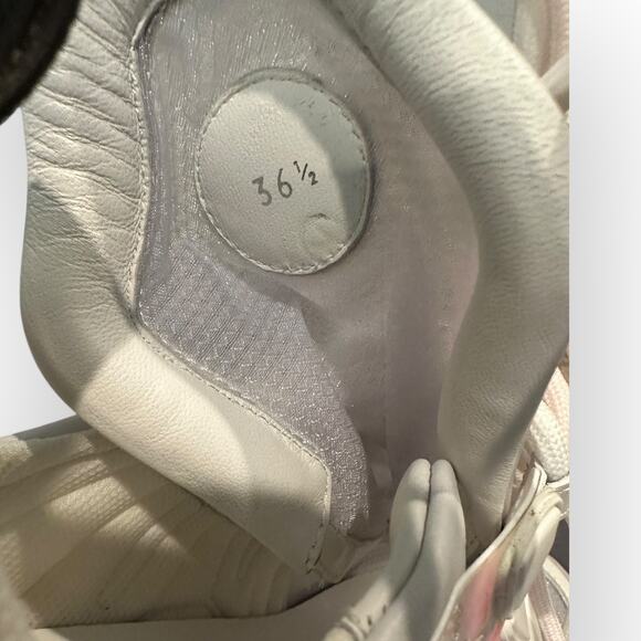 Louis Vuitton LV Archlight Sneakers NEW IN BOX - Picture 5 of 14